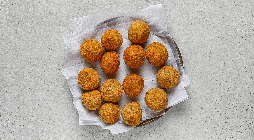 Хрустящие шарики с квашеной капустой