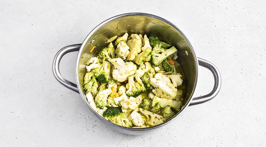 Суп из брокколи и цветной капусты