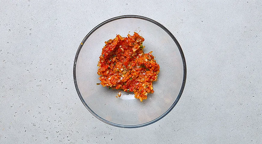 Перцы, фаршированные киноа, кукурузой и фасолью