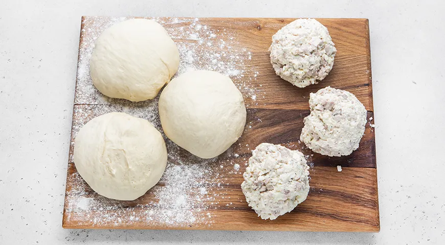 Осетинский пирог с курицей и сыром