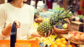 Как правильно выбирать фрукты в магазине