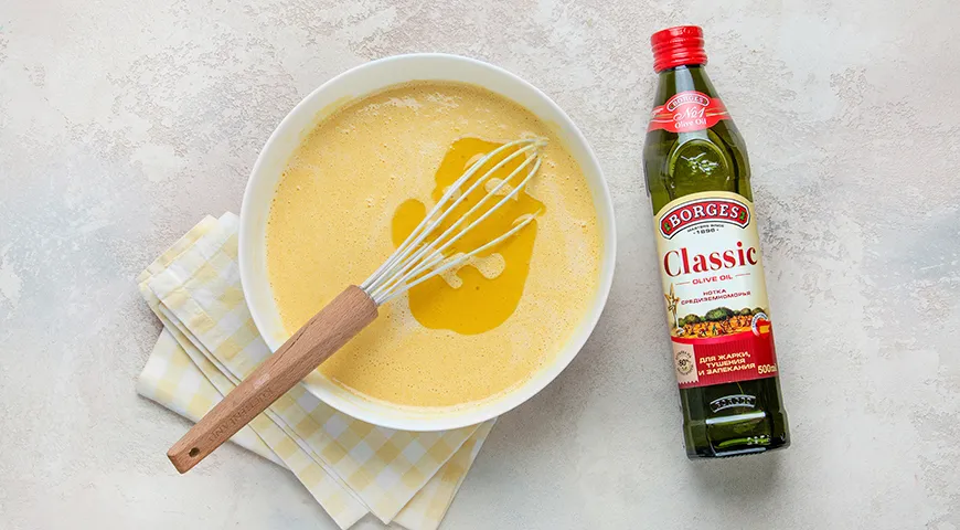 Кукурузные блинчики с куркумой и карамелизованными ананасами