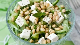 Рецепты с молочной продукцией, сыром Фета и кедровыми орехами