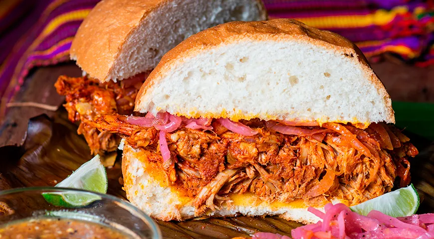 Мексиканский сэндвич с «Кочинита Пибиль» (Cochinita Pibil)