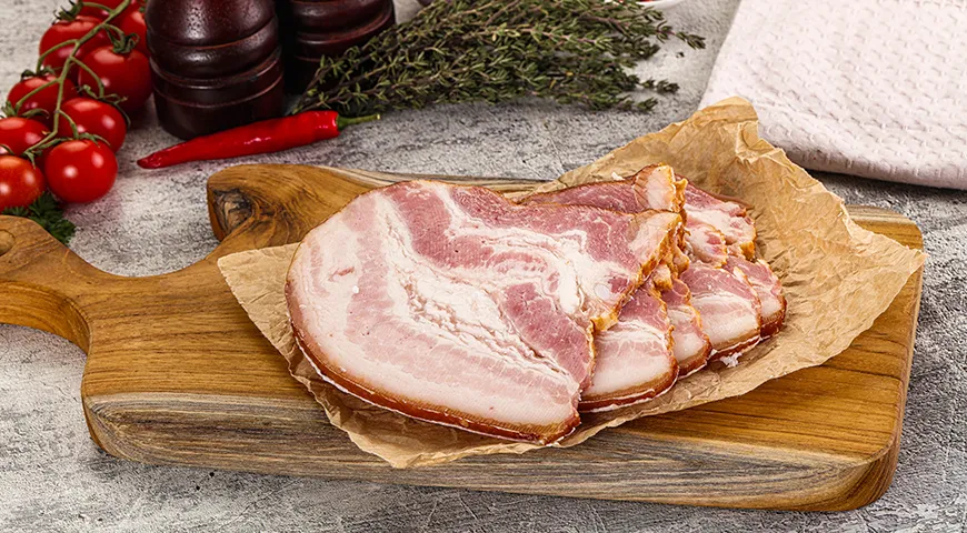 Варено-копченая свиная грудинка