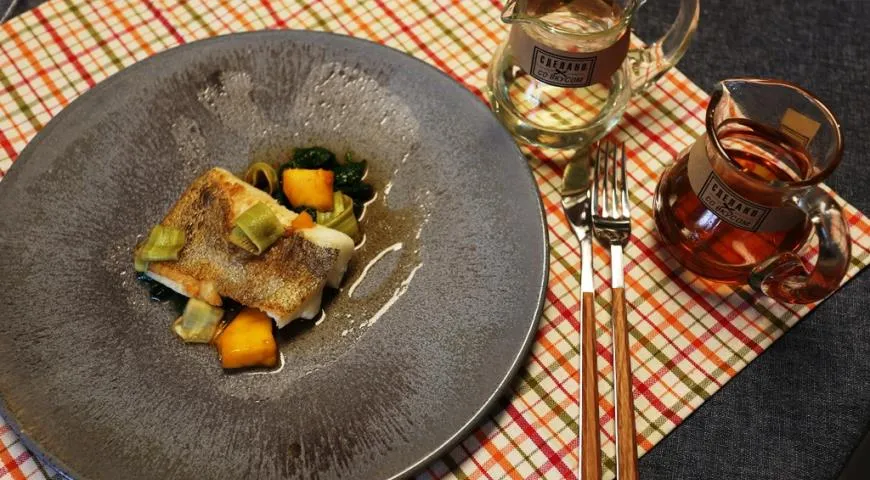 Палтус с мочёными огурцами