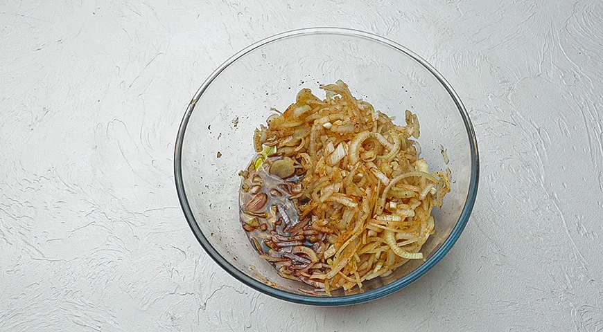 Шашлык с овощной икрой на углях