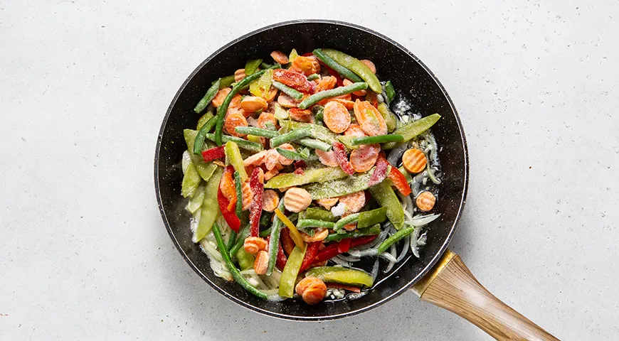 Макароны с замороженными овощами