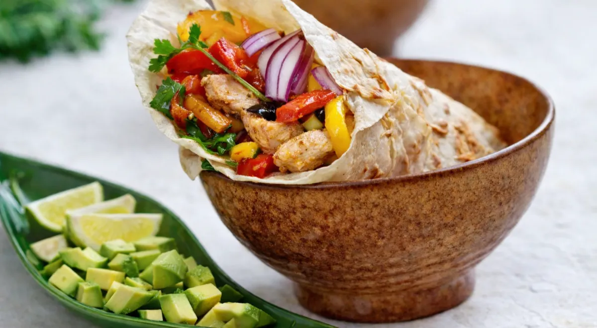 Фахитос из курицы с болгарским перцем