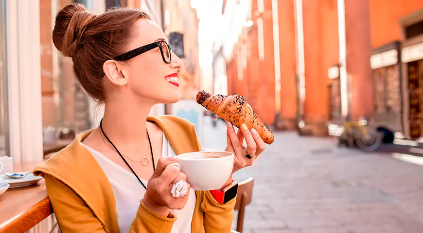 Капучино с круассанами — традиционный завтрак итальянцев