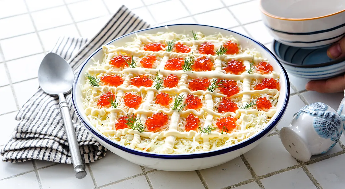 Королевский салат с креветками в целом ананасе – пошаговый рецепт приготовления с фото