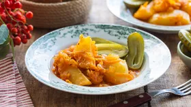 Тушенная картошка с томатной пастой