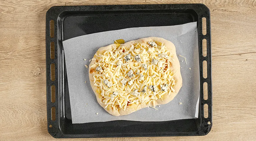 Начинка для римской пиццы на основе парбейка может быть любой