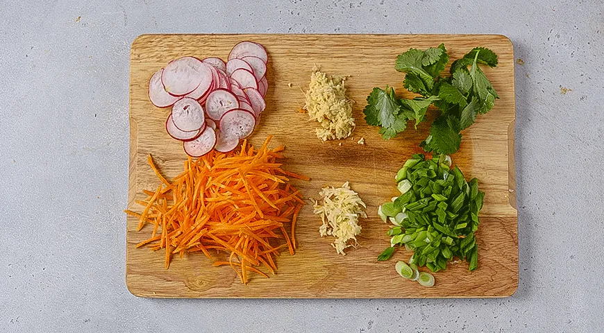 Азиатский салат из тунца