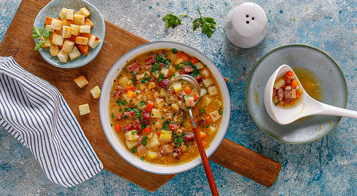 Суп гороховый с копченостями