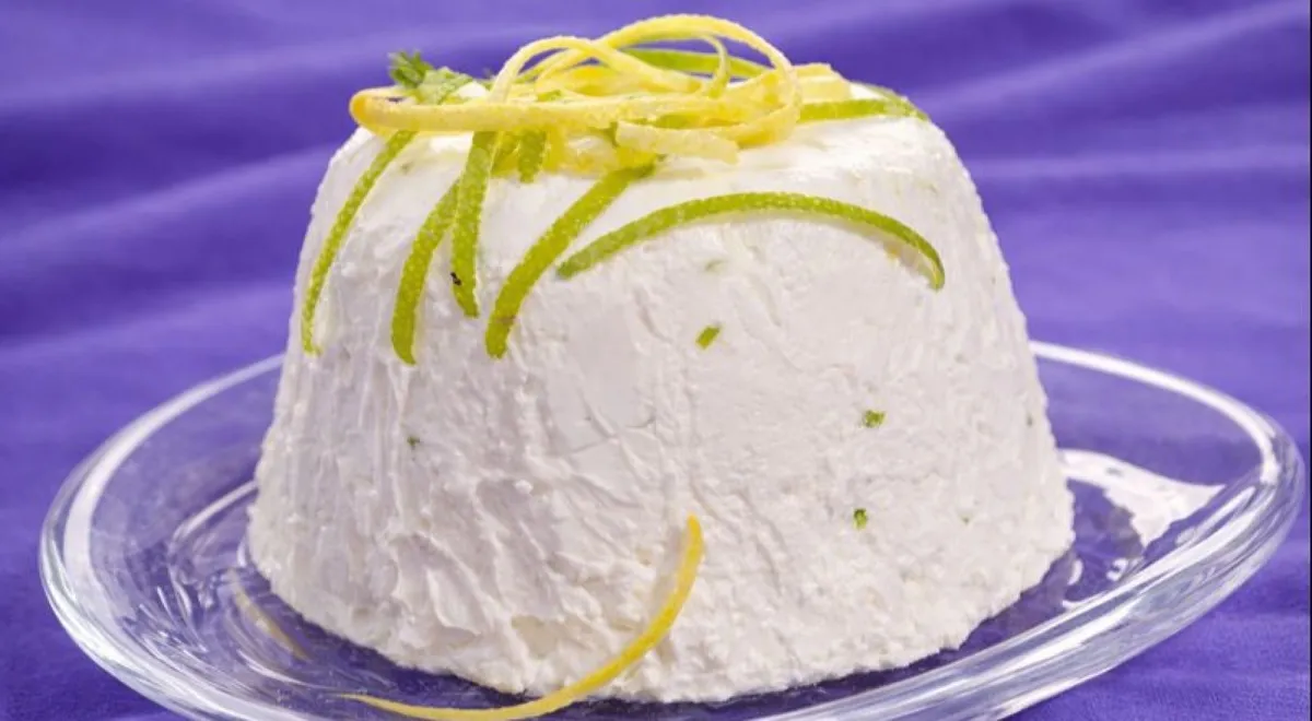 Чизкейк из йогурта c лимоном без выпечки