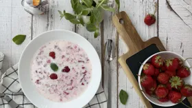Клубника с молоком Как в детстве