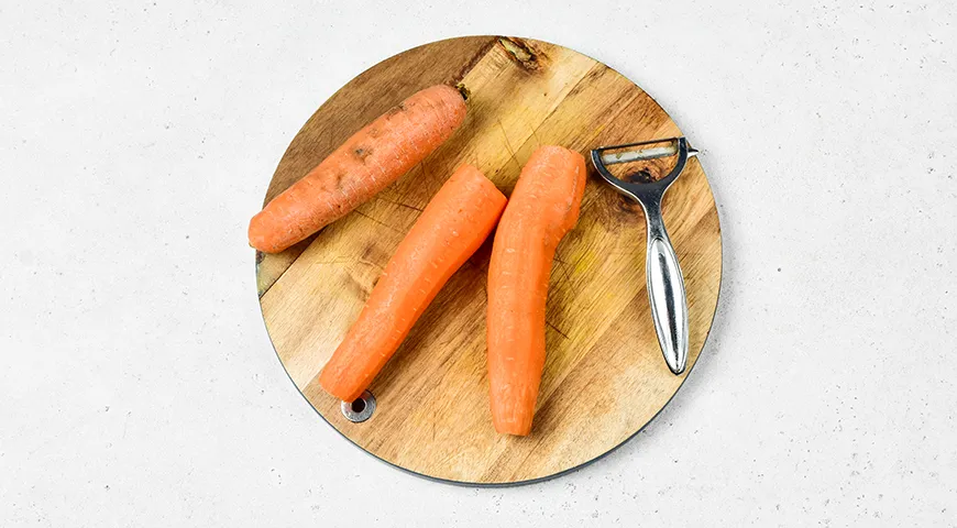 Салат с морковью, плавленым сыром и чесноком