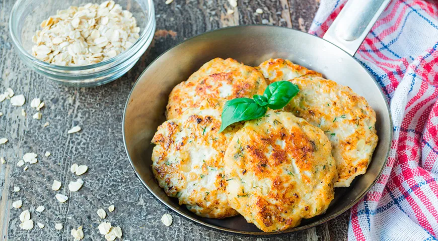 Рубленые куриные котлеты с овсяными хлопьями