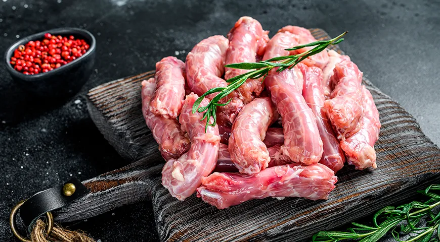 Качественные куриные шеи целые, без разрывов и грубых порезов