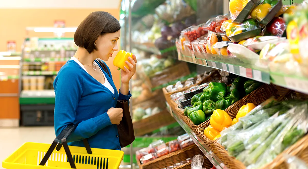 Как сэкономить на покупке полезных овощей и фруктов: 7 способов, которые помогут правильно питаться и не тратить много денег