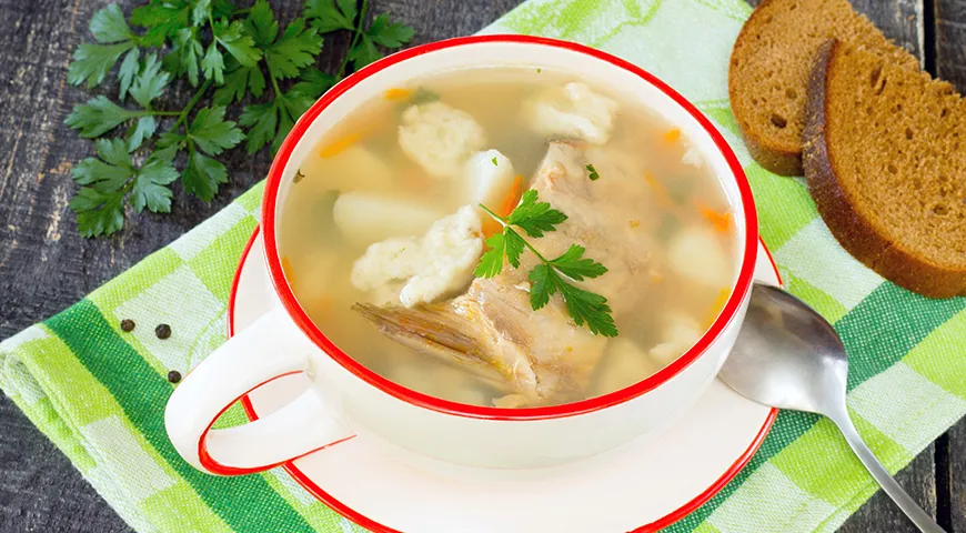 Уха из линя с клецками