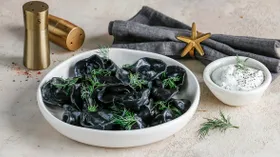 Черные пельмени