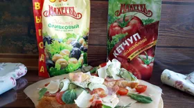 Брускетта с копченостями, овощами и сыром пармезан