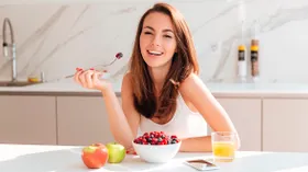 Найдена лучшая ягода для кишечника — почему ее стоит есть каждый день