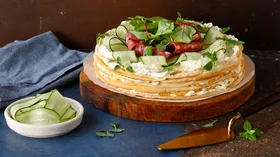 Рецепты на масленицу с твёрдыми сырами и яйцом