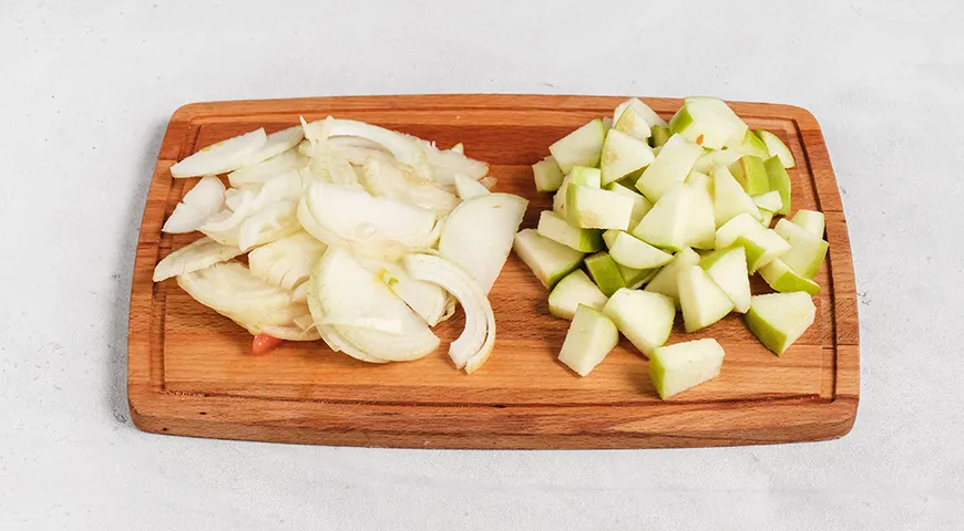 Лечо с яблоками