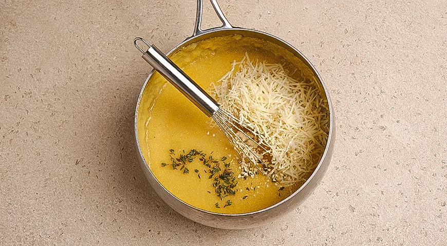 Полента с беконом и яйцами