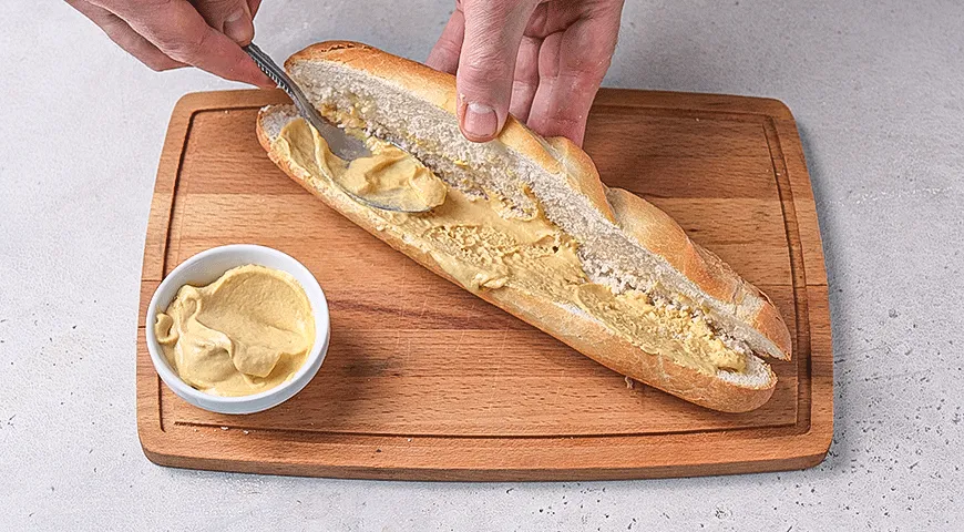 Багет с ветчиной и сыром