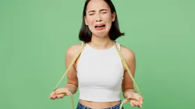 Кому противопоказаны разгрузки на одном популярном напитке — ни грамма не уйдет, зато здоровье пошатнется