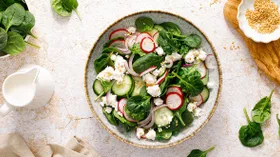Салаты со свежими огурцами: 10 простых и вкусных рецептов