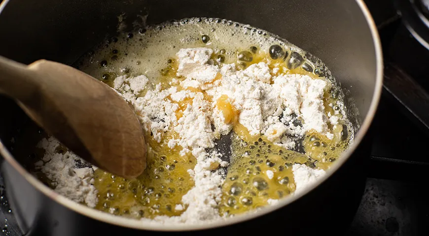Вкус у рисового соуса получается почти нейтральный, он не перебивает другие ингредиенты, поэтому его чаще используют в азиатской кухне