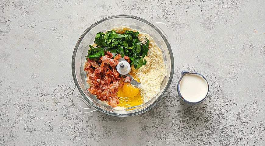 Скаффины с беконом, сыром и джемом