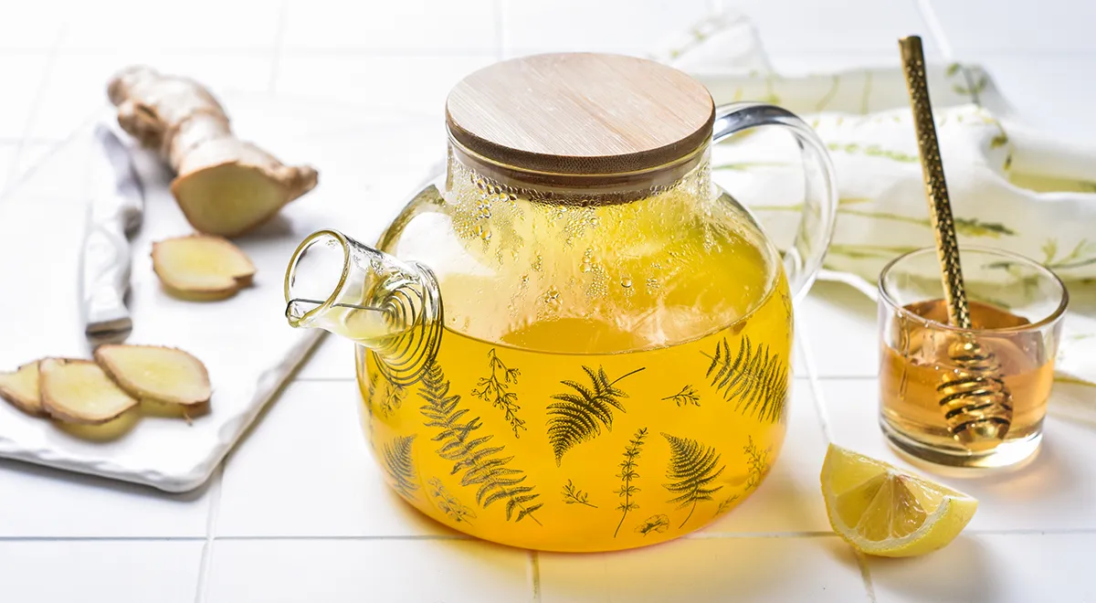 Лимонно-имбирный чай с мёдом и куркумой