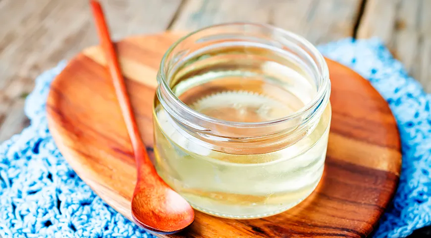 В зависимости от метода производства сахар виноградный жидкий может иметь светло-желтый цвет 