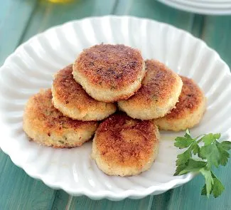 Рыбные котлеты с картофелем