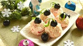 Новогодняя закуска «Ёлочные шарики»