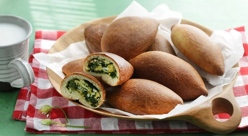 Пирожки с черемшой и яйцом