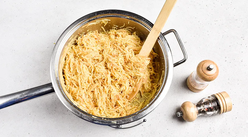 Жареная вермишель с яйцом