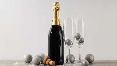 Можно ли хранить шампанское на балконе? Эксперт объяснила, что происходит с напитком при перепадах температуры