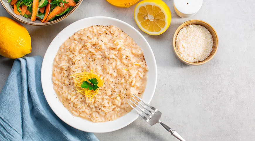 Лимонное ризотто из риса Карнароли с пармезаном и черным перцем