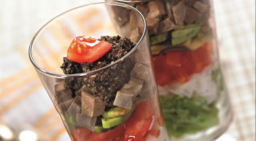 Салат с языком и тапенадом