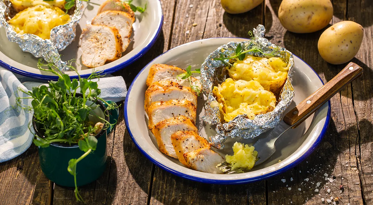 Рецепт картофеля, запеченного целиком в фольге в духовке