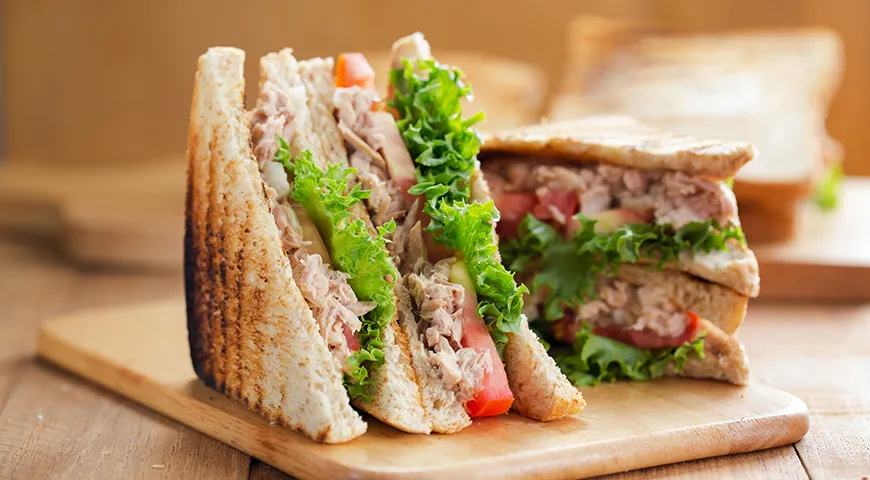 Тунец – великолепная начинка для сендвичей