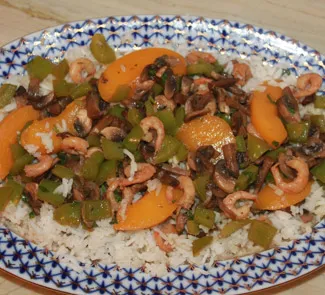 Креветки с рисом в пикантном маринаде