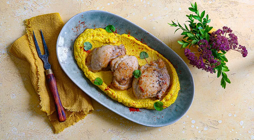 Пюре из цветной капусты с куркумой